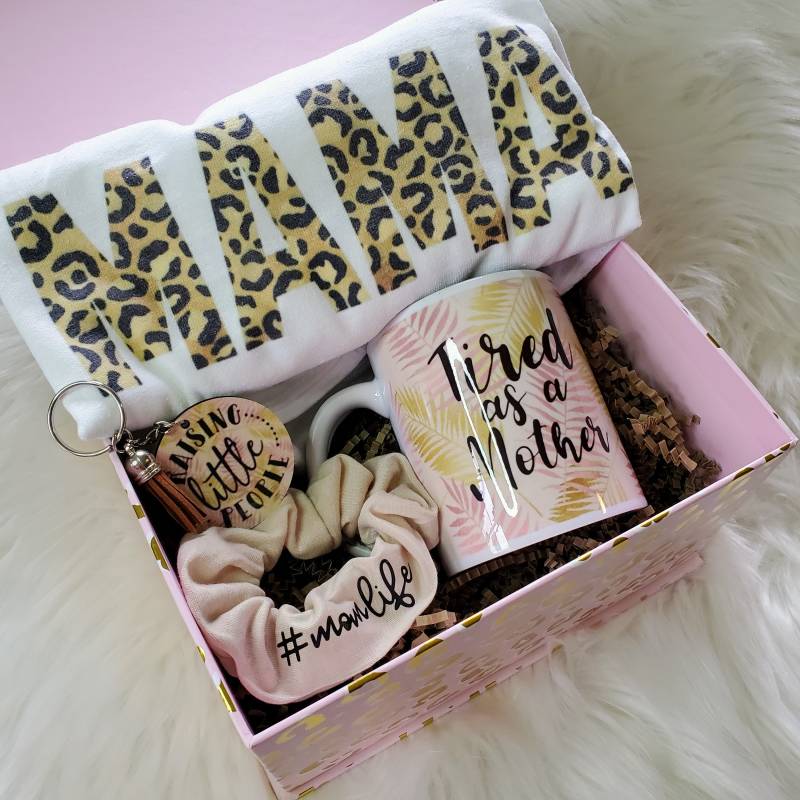 Mama Geschenk Box Personalisierte Custom Set Shirt Keychain Becher Glas Muttertag von busyinbliss
