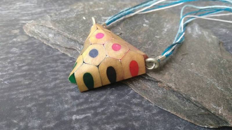 Färbung Bleistift Halskette Färbung Bleistift Halskette von butnotasweknowit