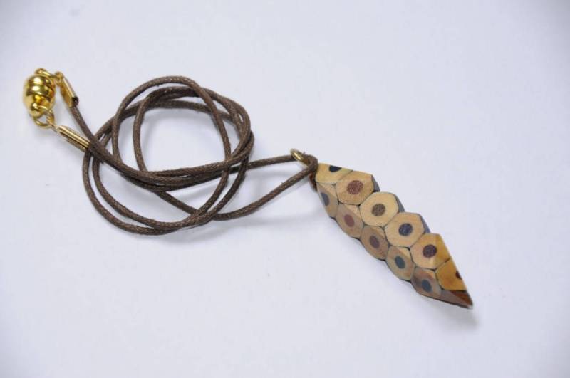 Färbung Bleistift Halskette Färbung Bleistift Halskette von butnotasweknowit