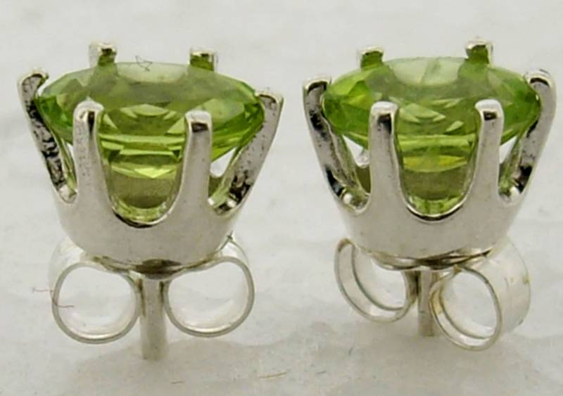 sterling Silber 5x7 Mm Oval Facettierte Peridot Ohrstecker 4442T sterling Silber 5x7 Mm Oval Facettierte Peridot Ohrstecker 4442T von butw