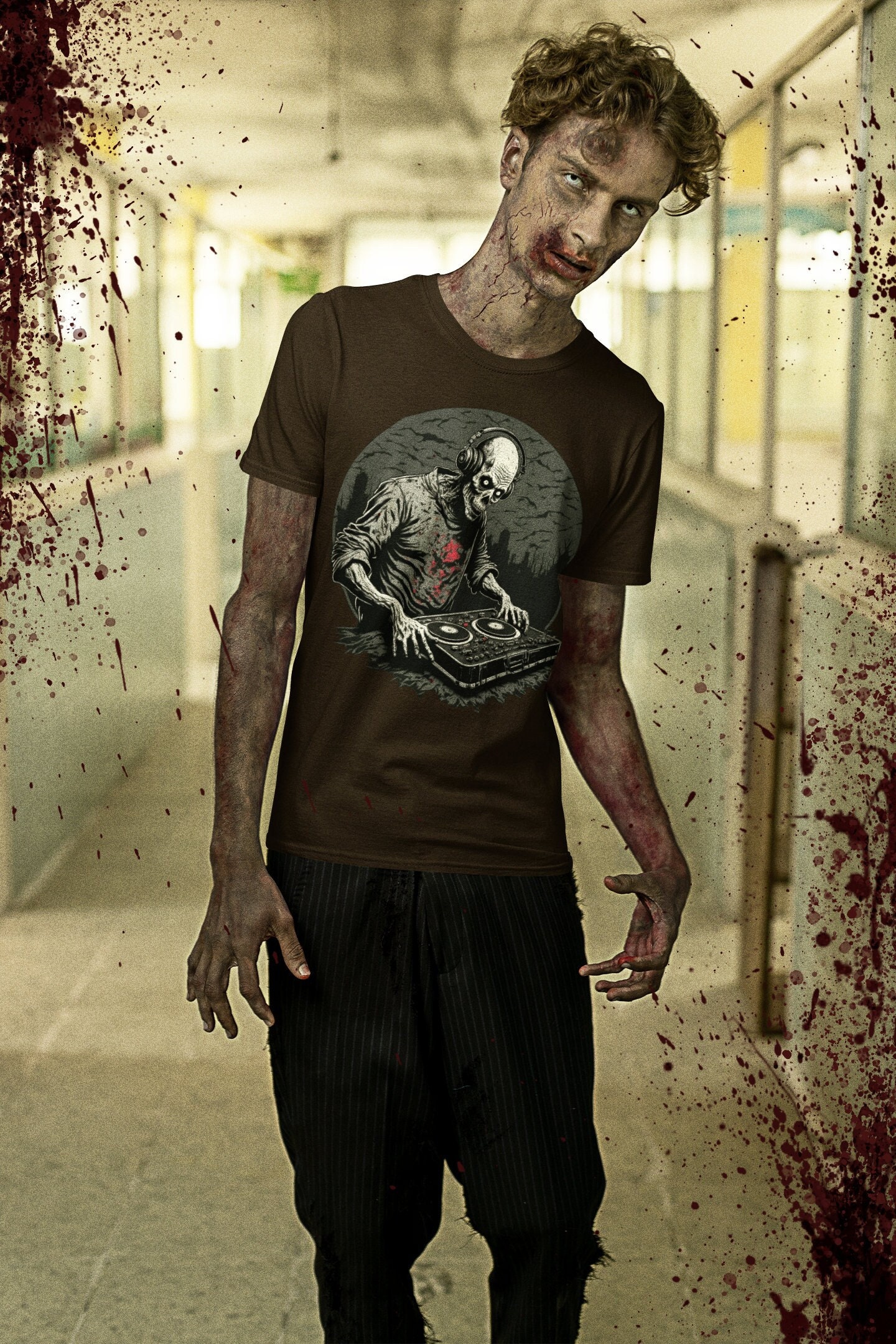 Zombie Dj/Premium Unisex Shirt Für Halloween Party Raise Your Brains in The Air von buyai