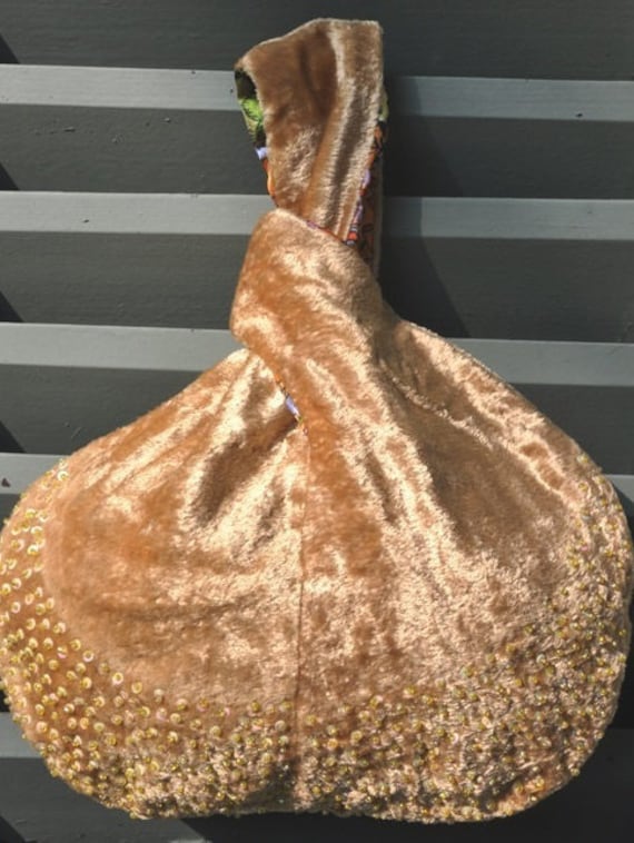 Gold Silk Knoten Samttasche Hand Genäht Pailletten & Perlen Gold Silk Knoten Samttasche Hand Genäht Pailletten & Perlen von buydanusha