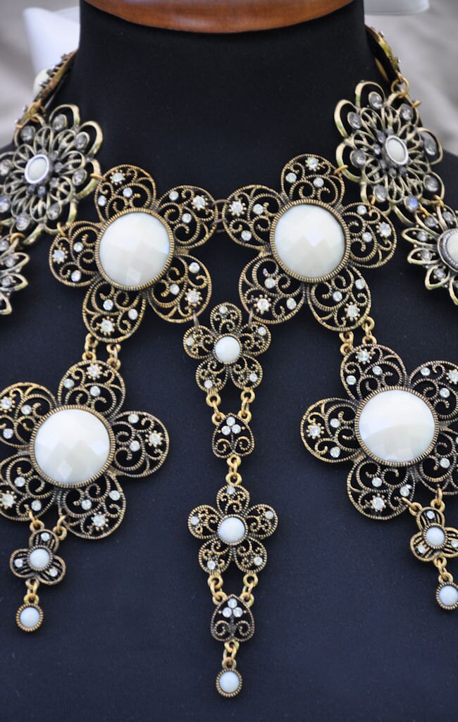 Haute Steampunk Halskette Aus Filigranen Metall Blumen Haute Steampunk Halskette Aus Filigranen Metall Blumen von buydanusha