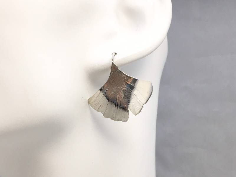 Strukturierte Sterling Silber Haken Ginkgo Blatt Ohrringe | Mx-11001-006 Strukturierte Sterling Silber Haken Ginkgo Blatt Ohrringe | Mx-11001-006 von bwandh
