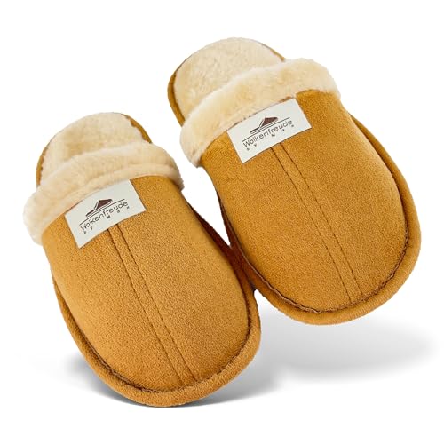 by ease Wolkenfreude Hausschuhe (Ockerbraun/Größe EU 40) – Kuschelig weiche Pantoffeln mit Rutschfester TPR-Sohle – Winter Hausschuhe – Warme Hausschuhe perfekt für zu Hause & Reisen von by ease