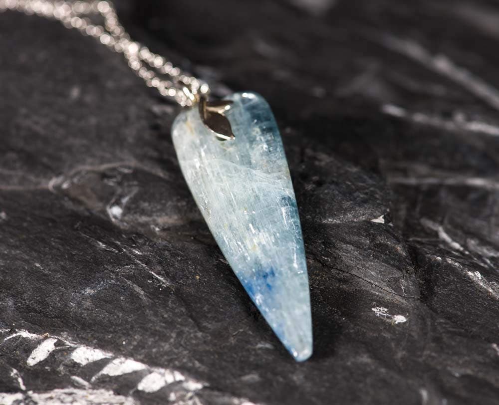 Kyanit Halskette, Natürliche Blaue Edelstein Halskette Kyanit Halskette, Natürliche Blaue Edelstein Halskette von byAncaN