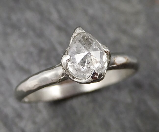 Facettierter Fancy Cut Weißer Diamant Solitär Verlobungsring 18K Weißgold Ehering 1366 Von Angeline von byAngeline