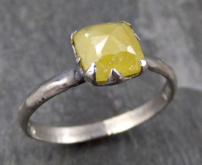 Fancy Cut Gelber Diamant Solitär Verlobungsring 14K Weißgold Ehering Byangeline 0769 von byAngeline