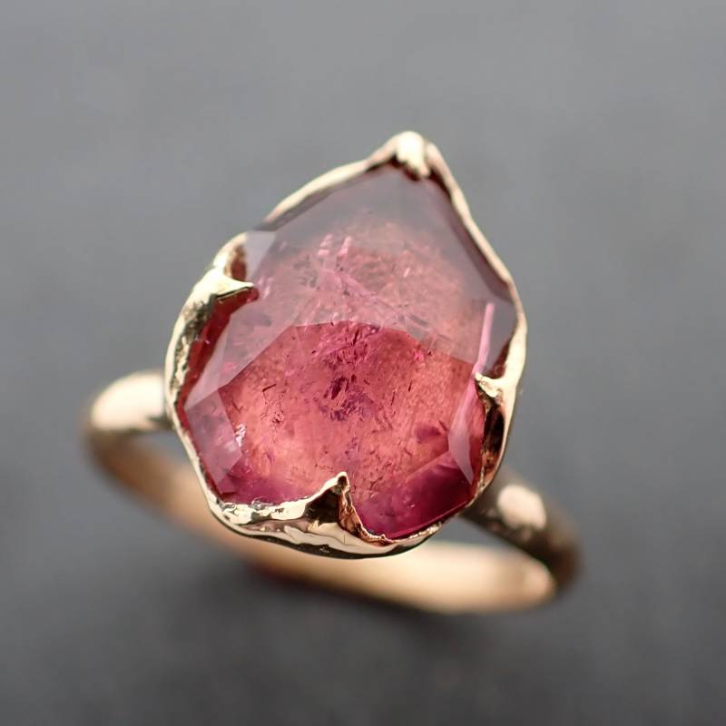 Fancy Cut Pink Turmalin Goldring Edelstein Solitär Recyceltes 750Er Gelbgold Statement Cocktail 3367 von byAngeline