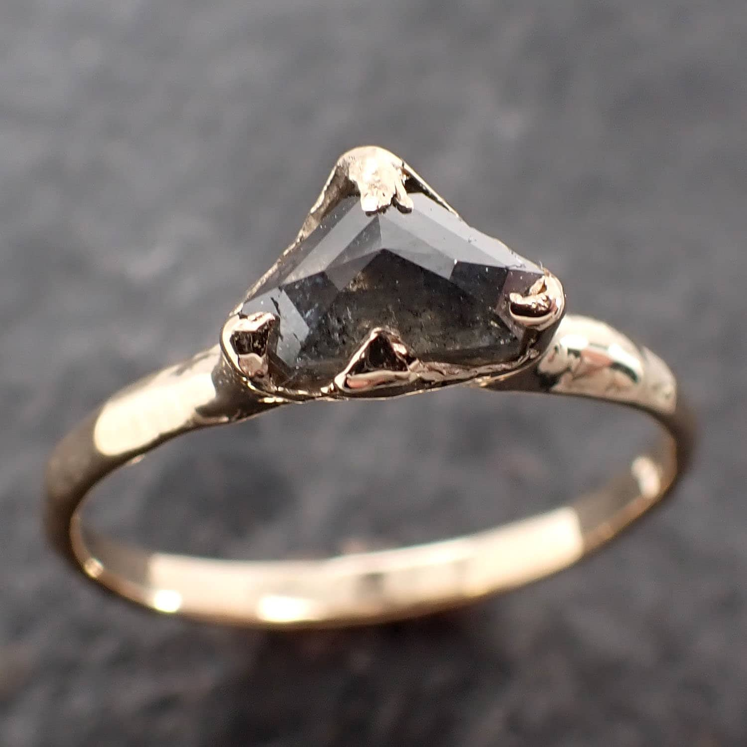 Fancy Cut Salz Und Pfeffer Diamant Solitär Verlobungsring 14K Gelbgold Ehering 2780 von byAngeline