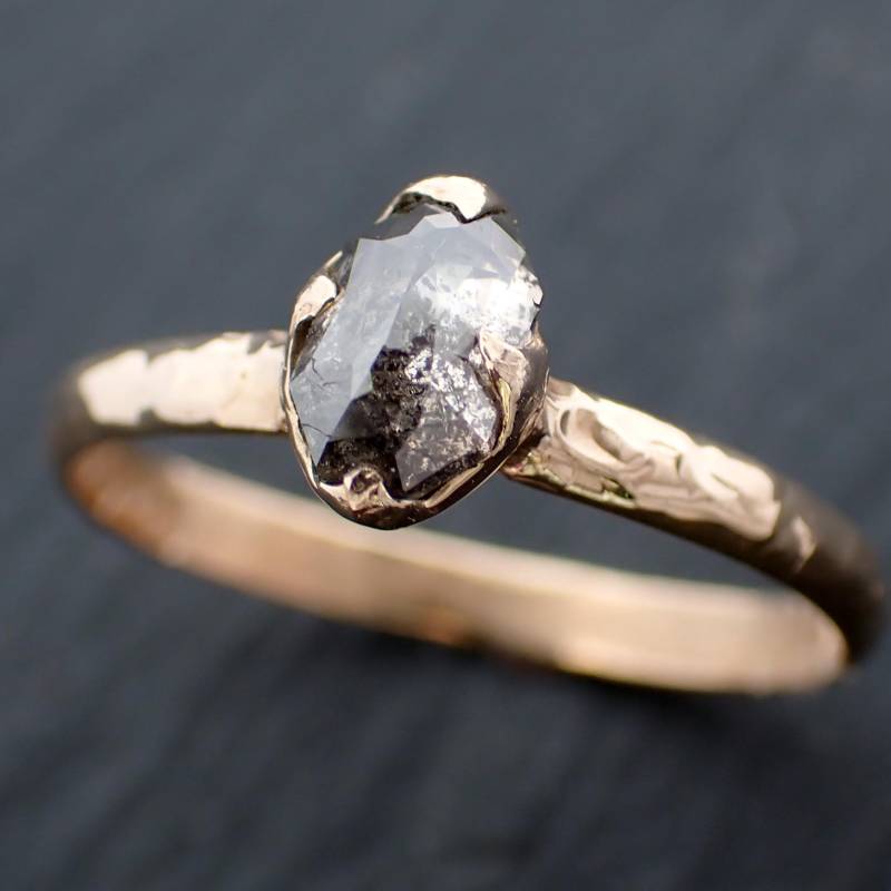Fancy Cut Salz Und Pfeffer Diamant Solitär 14K Gelbgold Individuell Verlobungsring Ehering von byAngeline