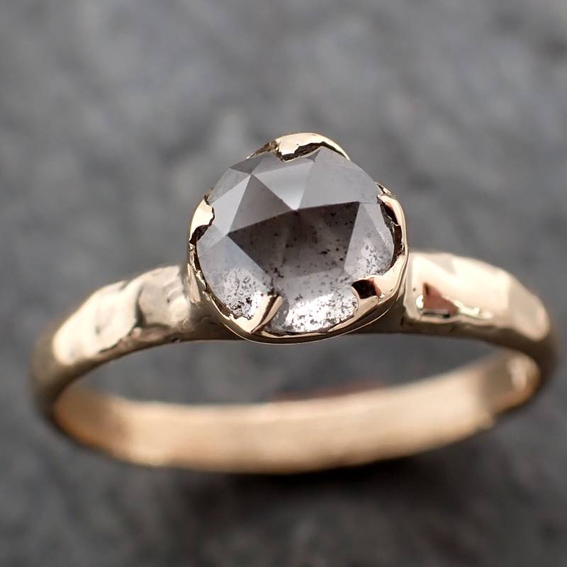 Fancy Cut Salz & Pfeffer Diamant Solitär 18K Gelbgold Verlobungsring von byAngeline