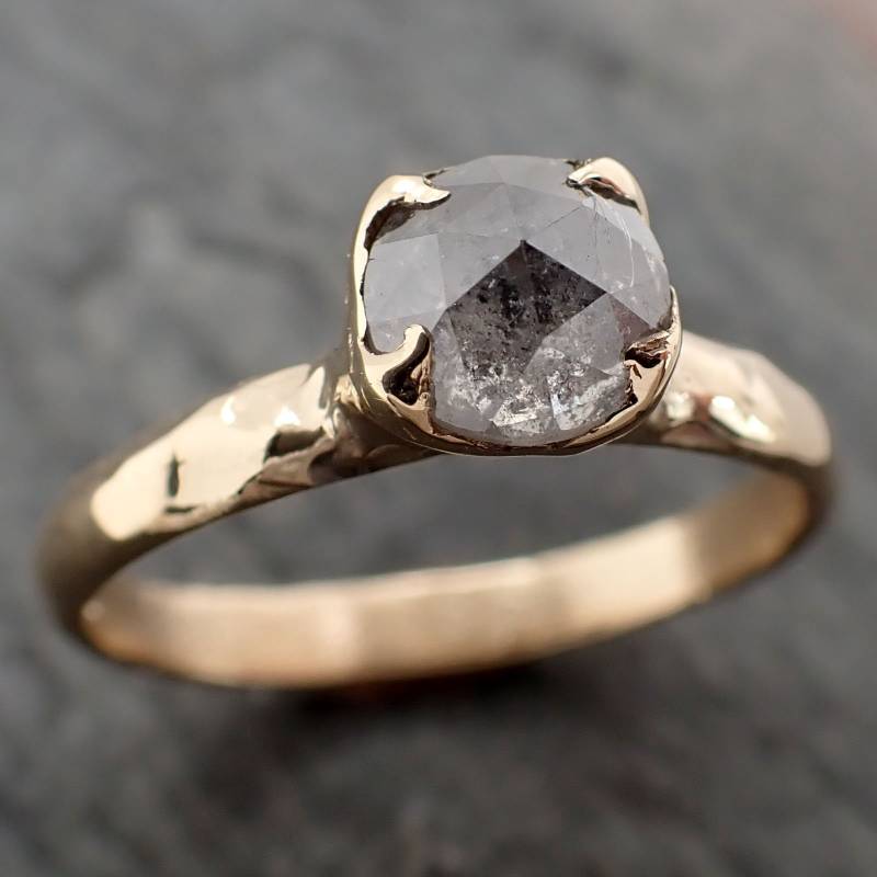 Fancy Cut Salz & Pfeffer Diamant Solitär 18K Gelbgold Verlobungsring von byAngeline