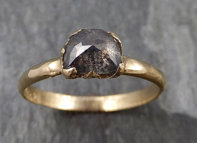 Fancy Cut Salz Und Pfeffer Diamant Solitär Verlobung 18K Gelbgold Ehering Ring Byangeline 0846 von byAngeline