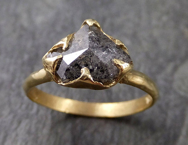 Rose Cut Salz Und Pfeffer Diamant Solitär Verlobungsring | 18K Gelbgold Ehering Vonangeline 1049 von byAngeline