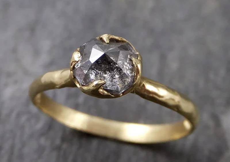 Rose Cut Salz Und Pfeffer Diamant Solitär Verlobungsring 18K Gelbgold Ehering Ring Byangeline 1276 von byAngeline