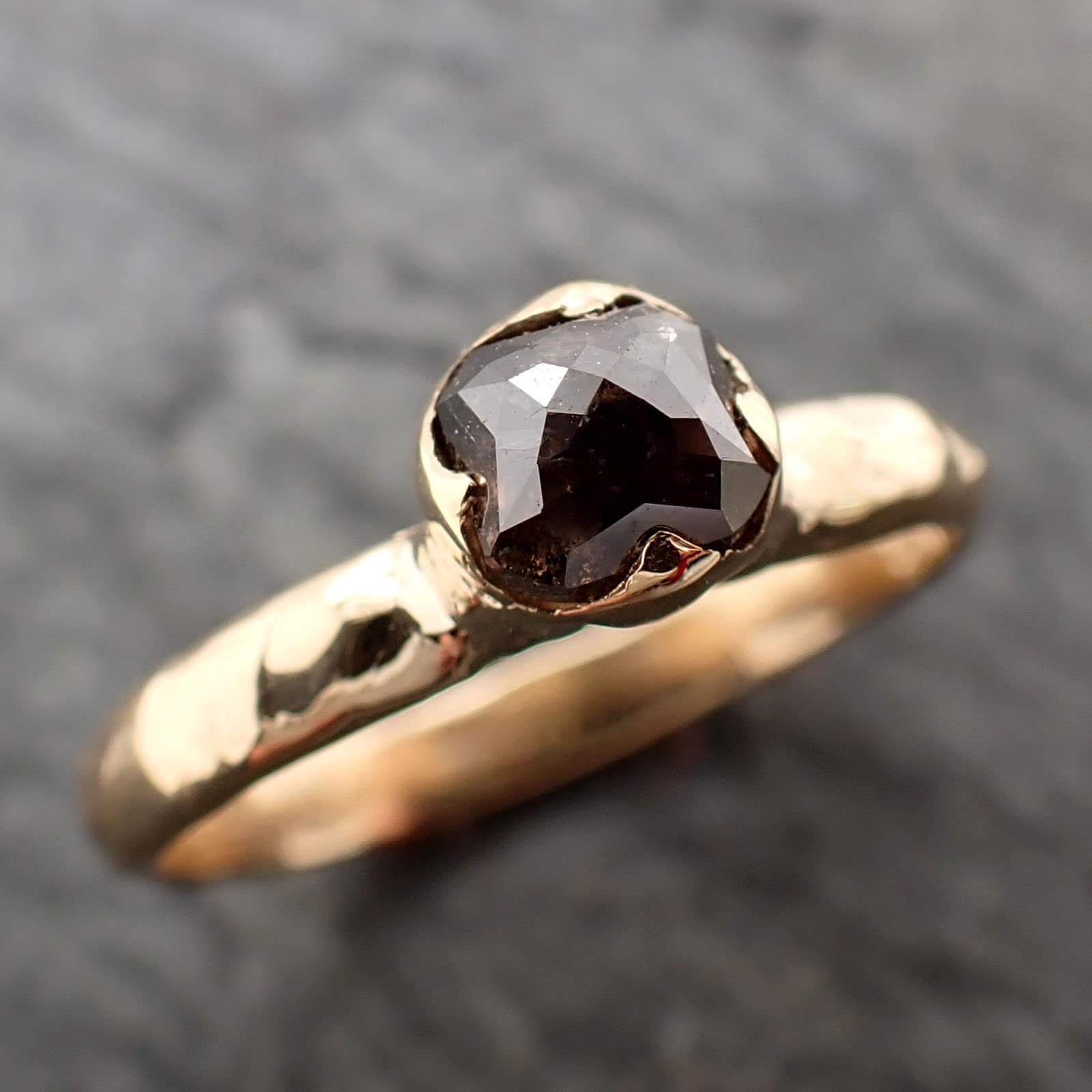 Fancy Cut Salz Und Pfeffer Diamant Solitär Verlobung 18K Gelbgold Ehering Ring Byangeline 2928 von byAngeline