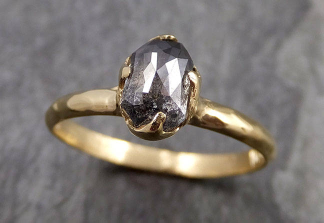 Fancy Cut Salz Und Pfeffer Diamant Solitär Verlobung 18K Gelbgold Ehering Ring Byangeline0996 von byAngeline