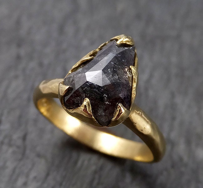 Einzigartiger Salz Und Pfeffer Diamant Solitär Verlobungsring | 18K Gelbgold Handgefertigt Von Angeline 1516 von byAngeline