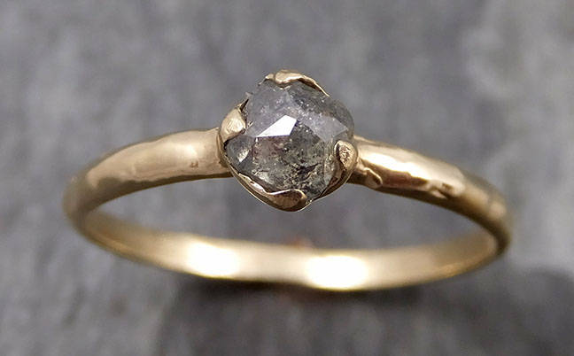 Fancy Cut Salz Und Pfeffer Diamant Solitär Verlobungsring 14K Gelbgold Ehering Byangeline 0804 von byAngeline