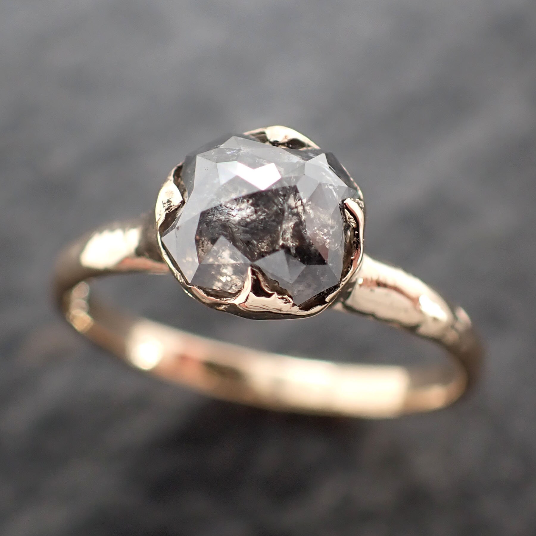 Fancy Cut Salz Und Pfeffer Diamant Solitär Verlobungsring 14K Gelbgold Ehering 2784 von byAngeline