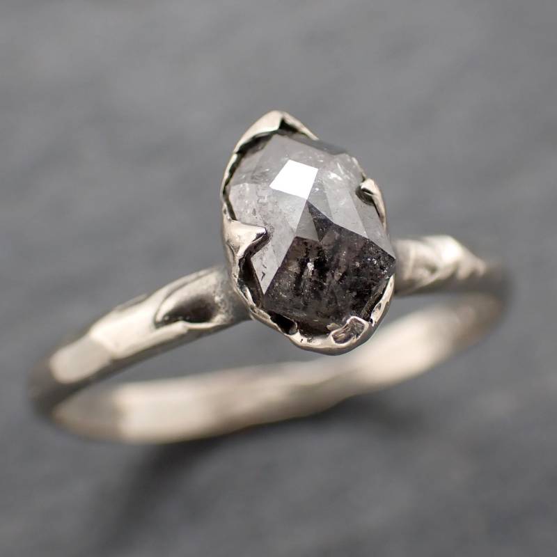 Fancy Cut Salz Und Pfeffer Diamant Solitär Verlobungsring 14K Weißgold Ehering Byangeline 0767 von byAngeline