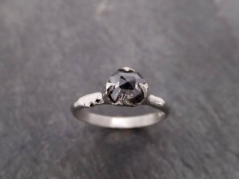 Fancy Cut Salz Und Pfeffer Diamant Solitär Verlobungsring 14K Weißgold Ehering Byangeline 2072 von byAngeline