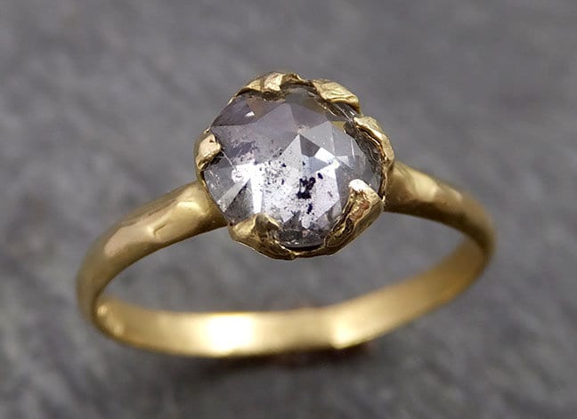 Fancy Cut Salz Und Pfeffer Diamant Solitär Verlobungsring 18K Gelbgold Ehering Von Angelline 1808 von byAngeline