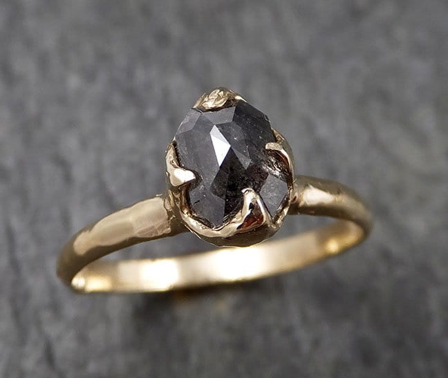 Fancy Cut Salz Und Pfeffer Diamant Verlobung | 14K Gelbgold Handgemacht Von Angeline 1408 von byAngeline