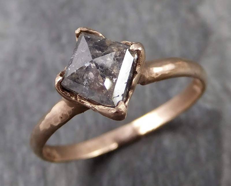 Salz Und Pfeffer Solitär Diamant Verlobungsring 14K Roségold Handgefertigt Von Angelline 1085 von byAngeline