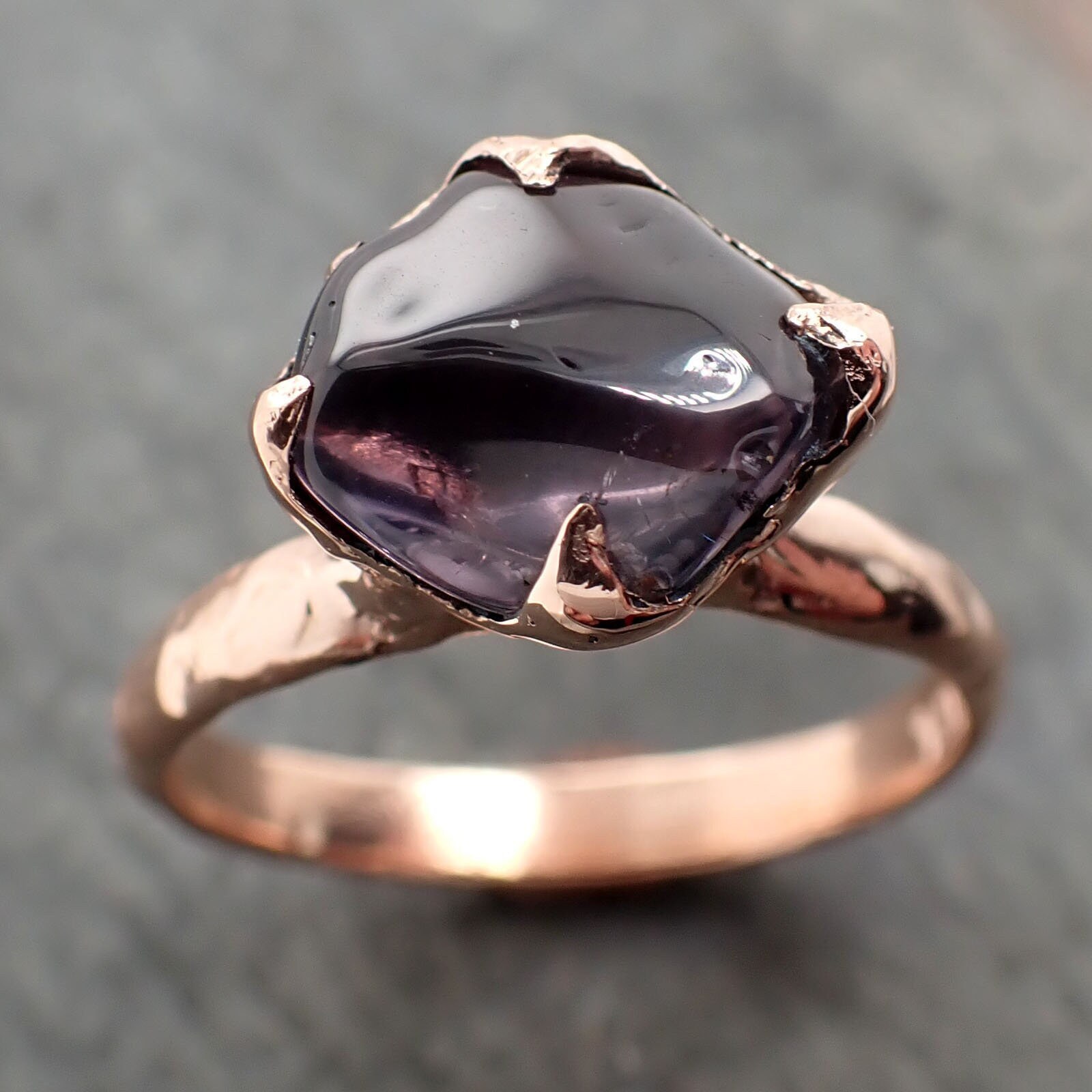 Granat Getrommelt Weinrot 14K Roségold Solitär Edelstein Ring 2791 von byAngeline