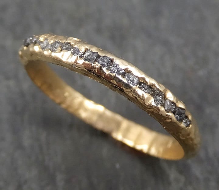 Nach Maß Rohdiamant Herren Ehering 14K Gold Schwarz Grau Konfliktfreie Diamanten Recycled Gold Byangeline C0343 von byAngeline