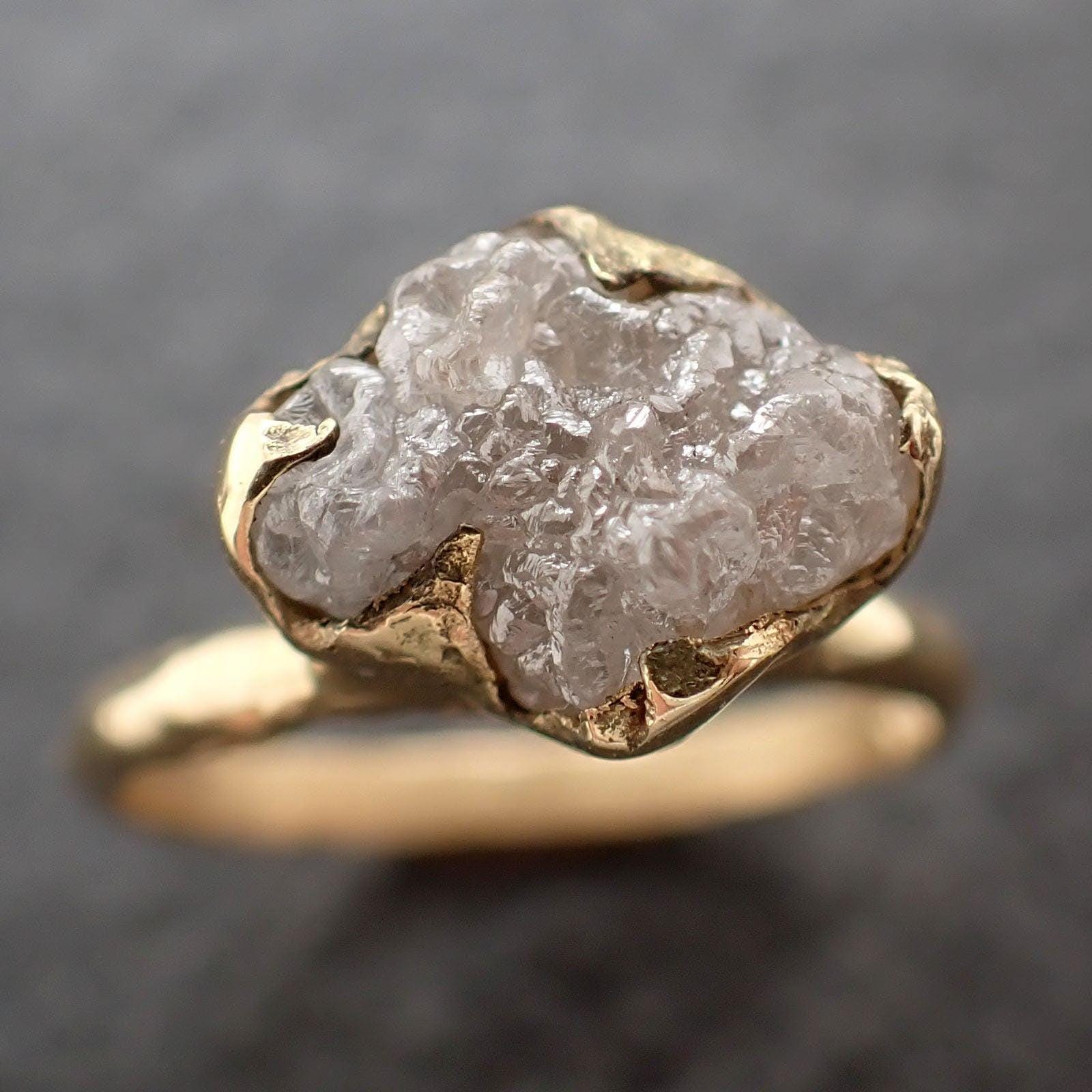 Rohdiamant Solitär Verlobungsring 18K Gelbgold Handgefertigt Von Angelline 3084 von byAngeline