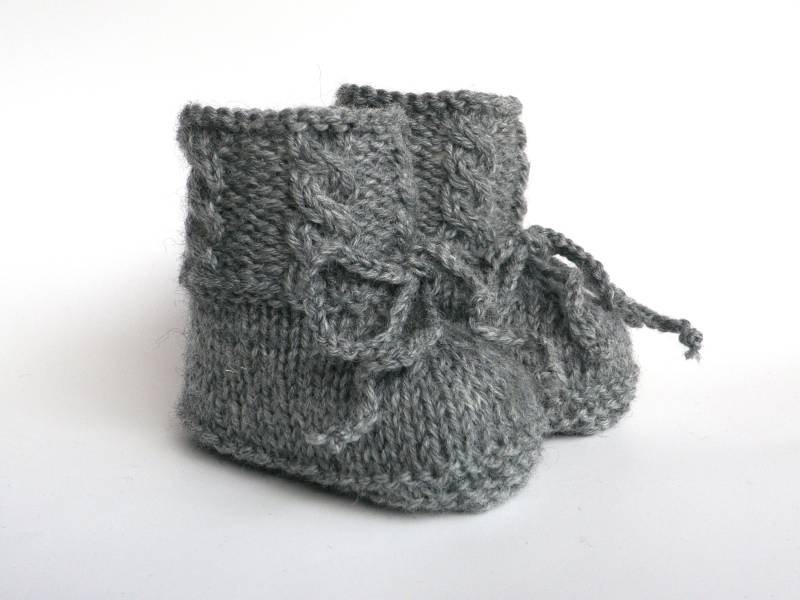 Babyschuhe Gestrickt Strickschuhe Baby Zopfmuster Grau Wollschuhe Uni Neutral Tracht Trachtenschuhe Wolle 3-6 Monate von byEllyshop