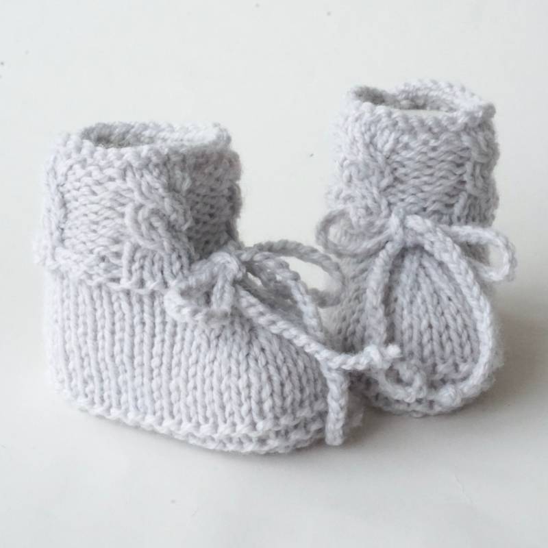 Babyschuhe Gestrickt Strickschuhe Zopfmuster Hellgrau 3-6 Monate Tracht Trachtenschuhe Baby Finkli Kuschlig Weich Warm von byEllyshop