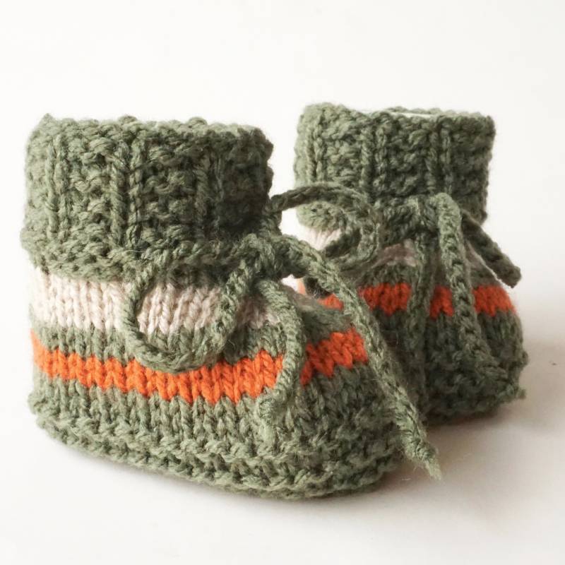 Babyschuhe Gestrickt Waldgrün Strickschuhe 3-6 Monate Handarbeit Baby Handgestrickt Herbst Winter Frühling von byEllyshop