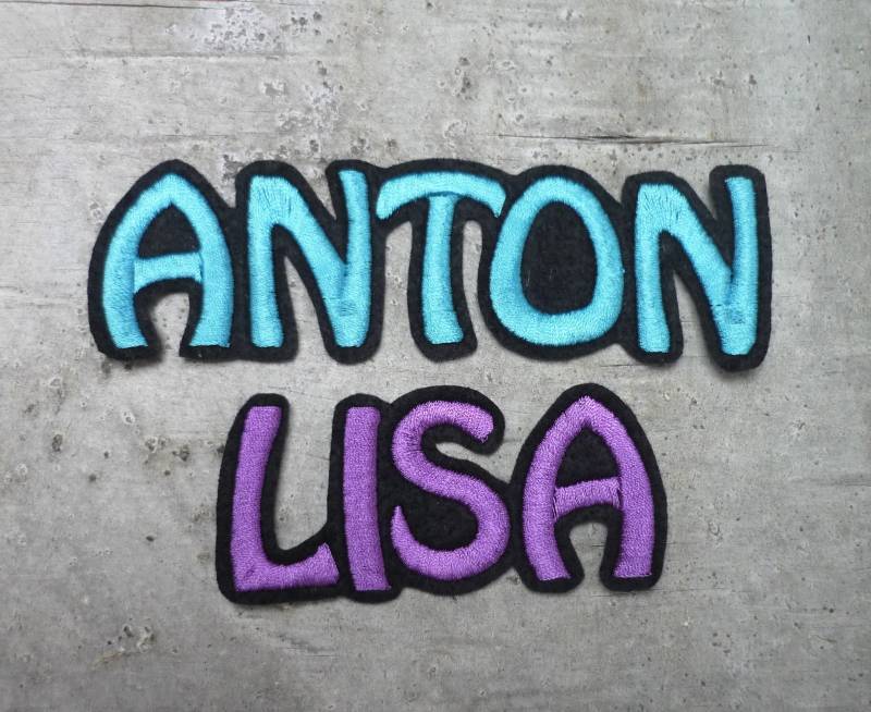 Große Namensapplikation | Schrift 3G Großbuchstaben Aufnäher/Applikation Auf Schwarzem Filz Wunschname Farbauswahl Einschulung Schultüte Große Namensapplikation | Schrift 3G Großbuchstaben Aufnäher/Applikation Auf Schwarzem Filz Wunschname Farbauswahl Einschulung Schultüte von byKikkine