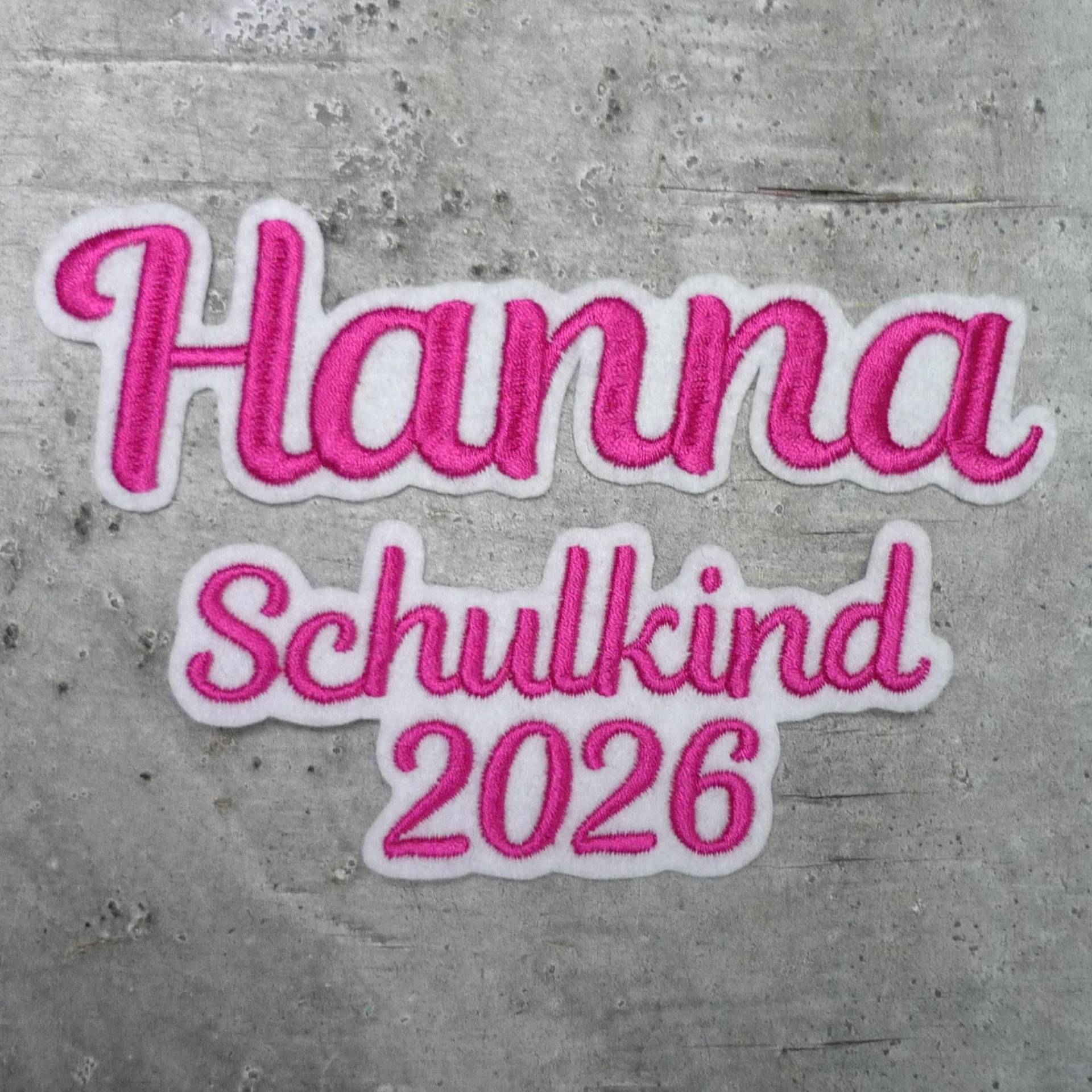 Set Große Namensapplikation + Schulkind 2026 | Schrift 1 Aufnäher/Applikation Auf Weißem Filz Wunschname Farbauswahl Einschulung Schultüte von byKikkine