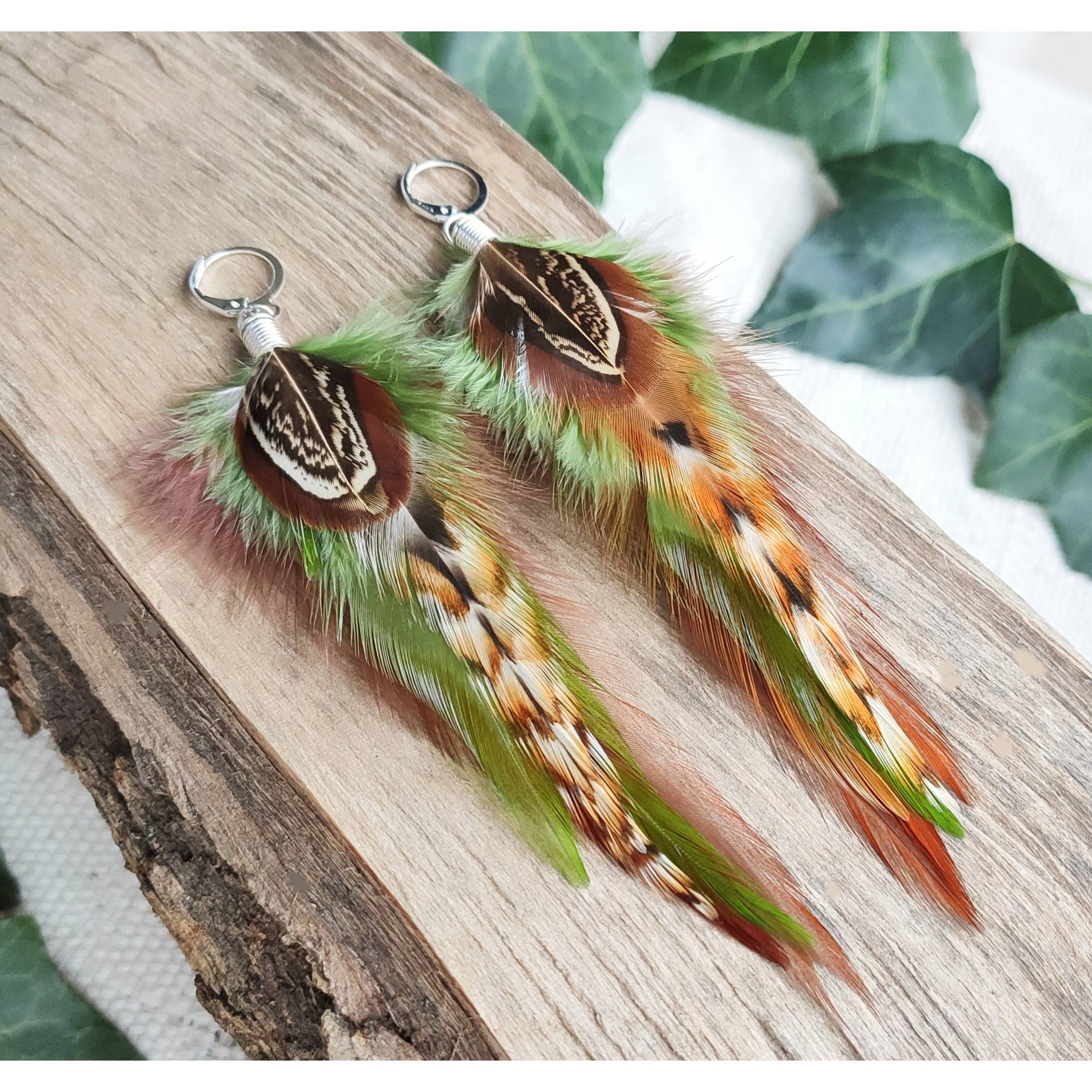 Echte Feder Ohrringe, Lange Rustikale Boho Schmuck, Moosgrüne & Goldbraune Ohrclips Oder Leverback Creolen, Funky Boho Geschenk Für Sie von bySantana