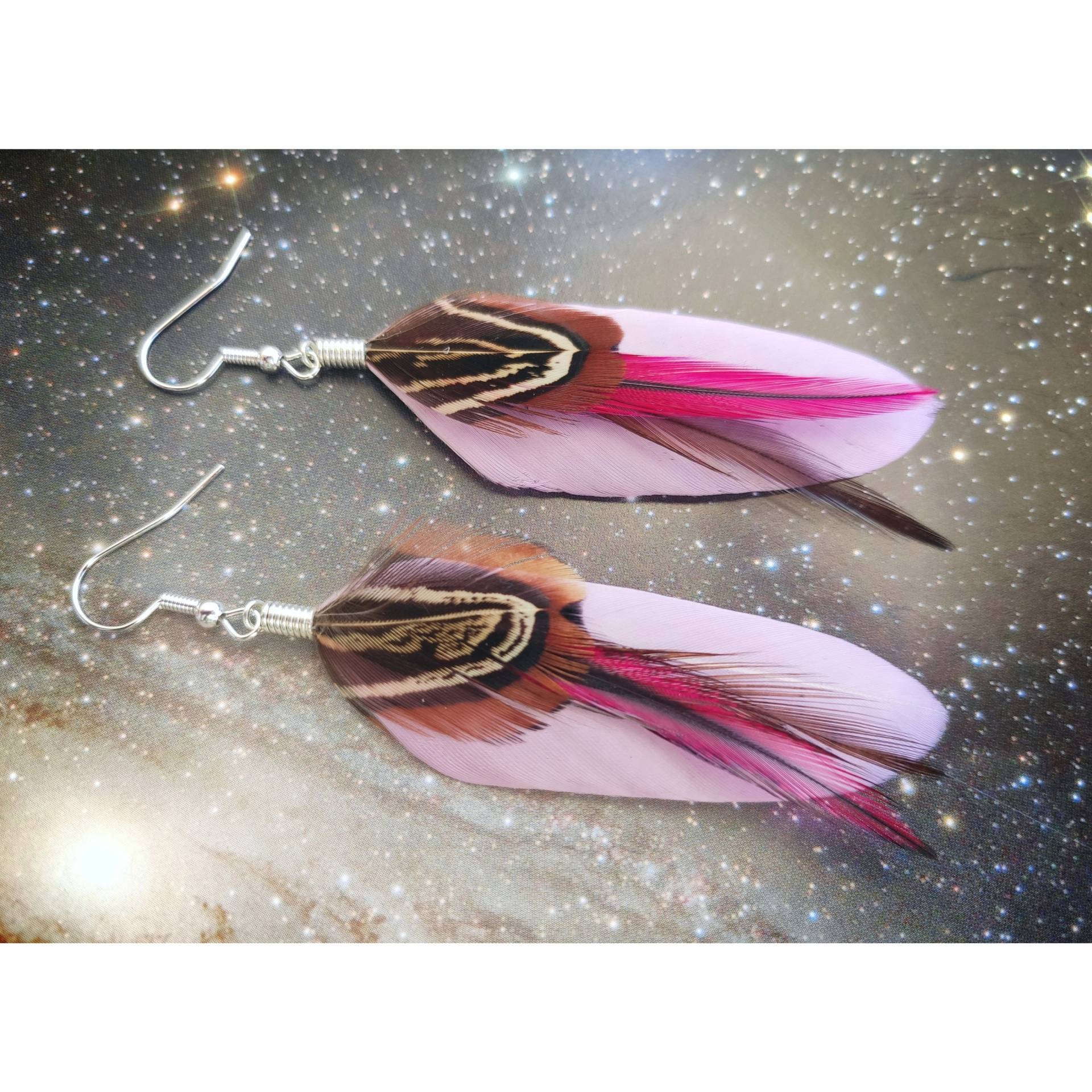 Echte Rosa Feder Ohrringe Funky Boho Damen Schmuck Silber Baumeln Schrullige Buntes Kleines Geschenk Für Sie, Ohrclips Oder Creolen von bySantana