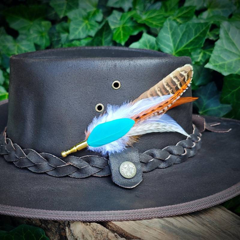 Hutfeder Zum Anstecken, Handgefertigte Federbrosche Für Hüte, Echter Feder Anstecker, Hutschmuck Accessoire, Boho Federn Mit Anstecknadel Hutfeder Zum Anstecken, Handgefertigte Federbrosche Für Hüte, Echter Feder Anstecker, Hutschmuck Accessoire, Boho Federn Mit Anstecknadel von bySantana
