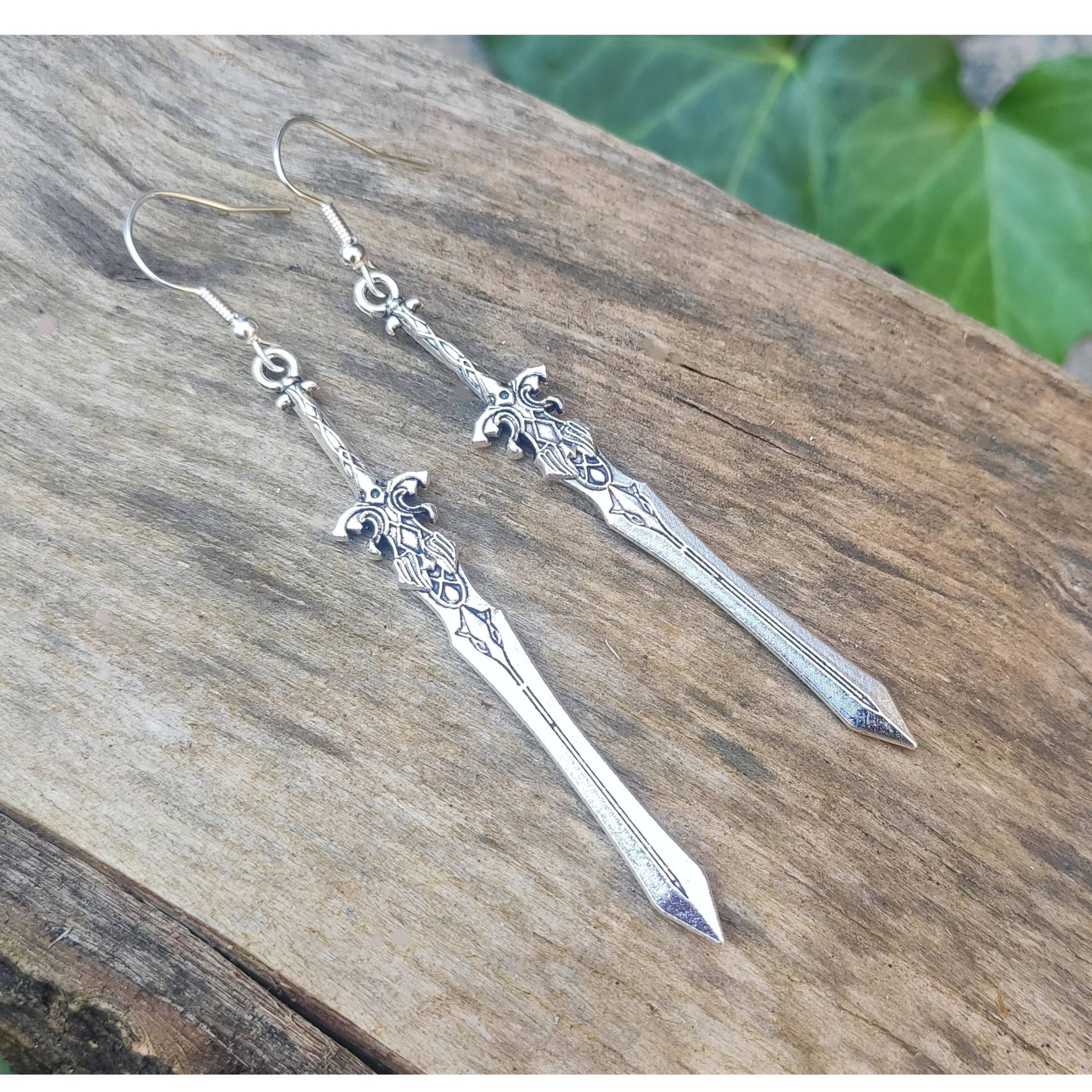 Lange Silber Schwert Ohrringe, Mittelalterlicher Vampir Waffen Schmuck, Gothic Dolch Witchy Frauen Oder Männer Messer Geschenkidee von bySantana