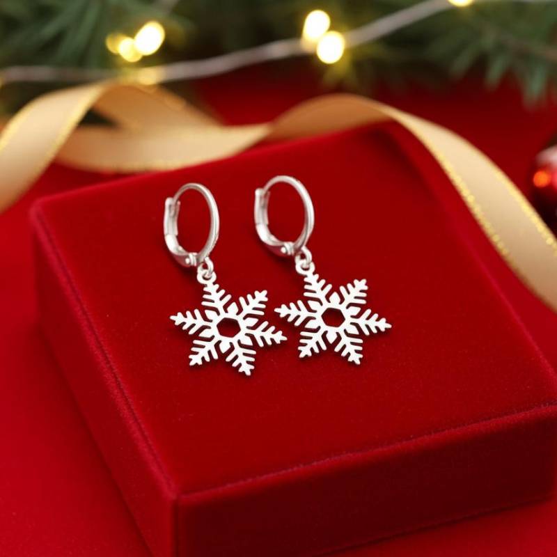 Schneeflocken Ohrringe - Silber Edelstahl Creolen Festlicher Winter Schmuck Weihnachtsgeschenk Idee Für Damen & Mädchen von bySantana