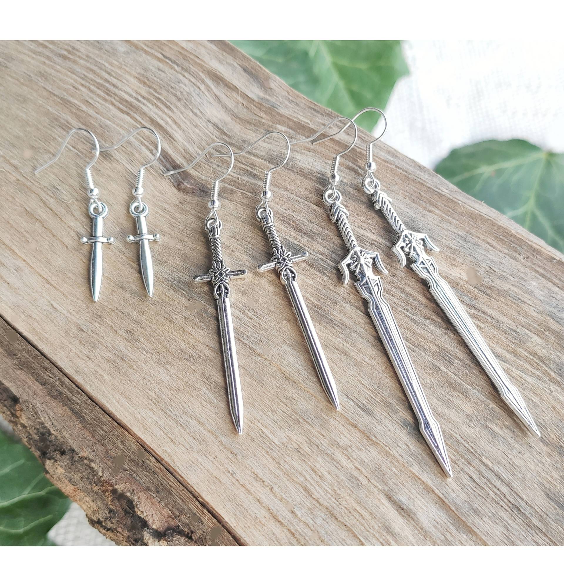 Silber Schwert Ohrringe, Mittelalterliche Waffe Wikinger Schmuck, Gothic Lange Klinge Dolch Ohrringe Witchy Frauen Oder Männer Baumeln Messer von bySantana