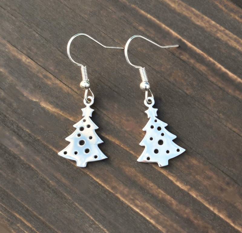 Weihnachtsbaum Ohrringe, Weihnachtsschmuck, Silberne Edelstahlohrringe, Festlicher Winterschmuck, Weihnachtsgeschenk Weihnachtsbaum Ohrringe, Weihnachtsschmuck, Silberne Edelstahlohrringe, Festlicher Winterschmuck, Weihnachtsgeschenk von bySantana