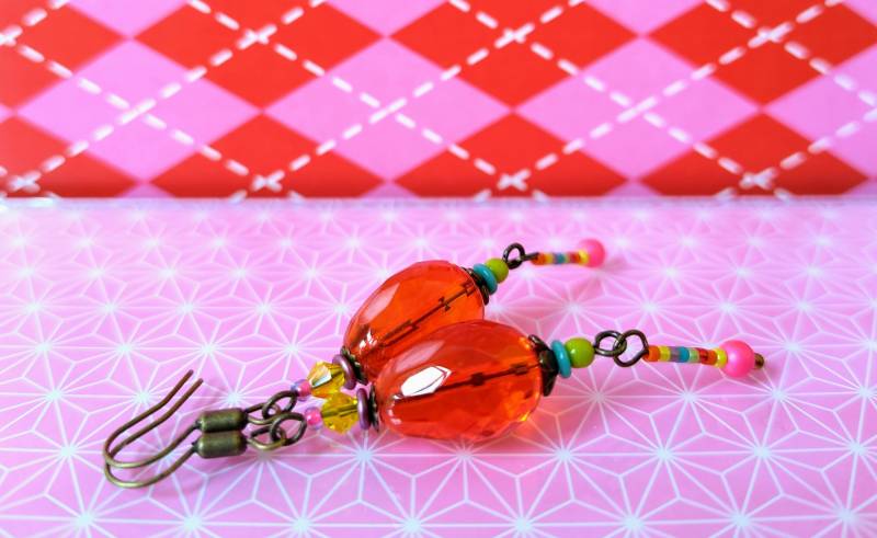 Bunte Lange Ohrringe Mit Streifen Orange Bunte Lange Ohrringe Mit Streifen Orange von byZIERRAT