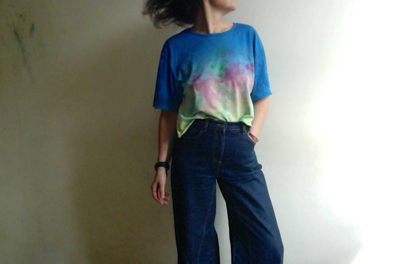 Handbemaltes T-Shirt Aus Bio-Baumwolle Nachhaltige Vegane Bluse von bybyTati