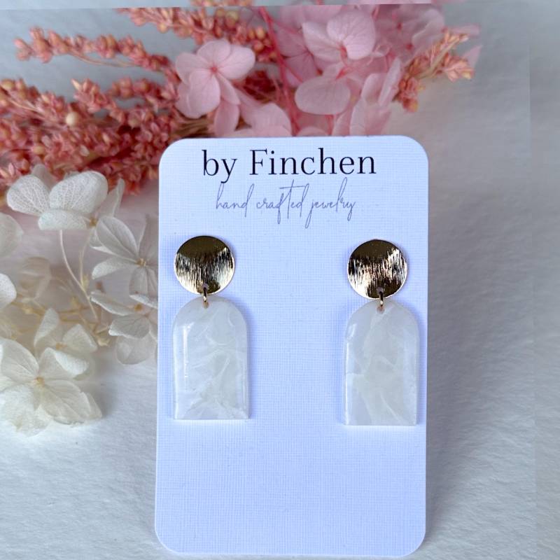 Ohrringe in Milchquartz-Optik | Golden Milky Quartz von byfinchen