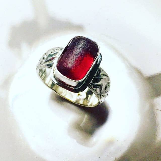 Extrem Seltene Rote Seeglasperle in Sterling Silber Fassung Extrem Seltene Rote Seeglasperle in Sterling Silber Fassung von bykitzy