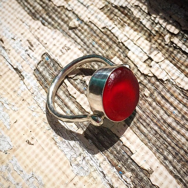 Seltenes Rotes Seeglas Und Sterling Silber Ring Beispiel. Ihre Maßanfertigung Größe Seltenes Rotes Seeglas Und Sterling Silber Ring Beispiel. Ihre Maßanfertigung Größe von bykitzy